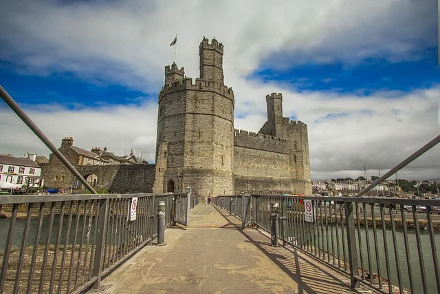Getting from Bangor to Caernarfon: Taxi, Bus or Car?