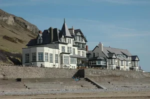 Bangor to Llandudno by Taxi: Cost, Route and Travel Tips