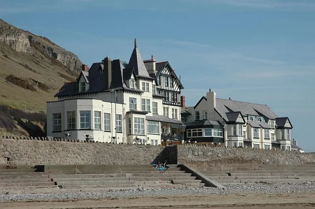 Bangor to Llandudno by Taxi: Cost, Route and Travel Tips